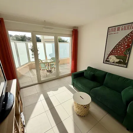 New With Terrace And Private Parking And Pool Apartment