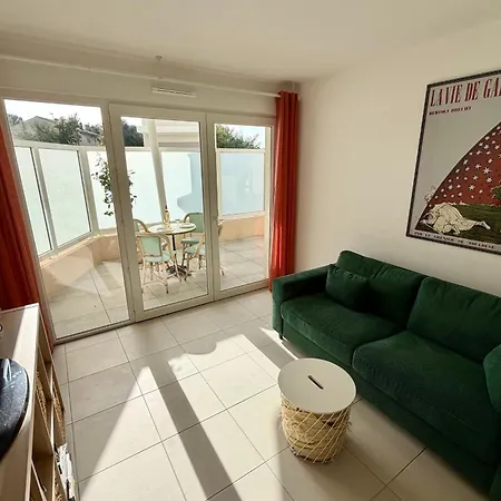 New With Terrace And Private Parking And Pool Apartment Le Lavandou