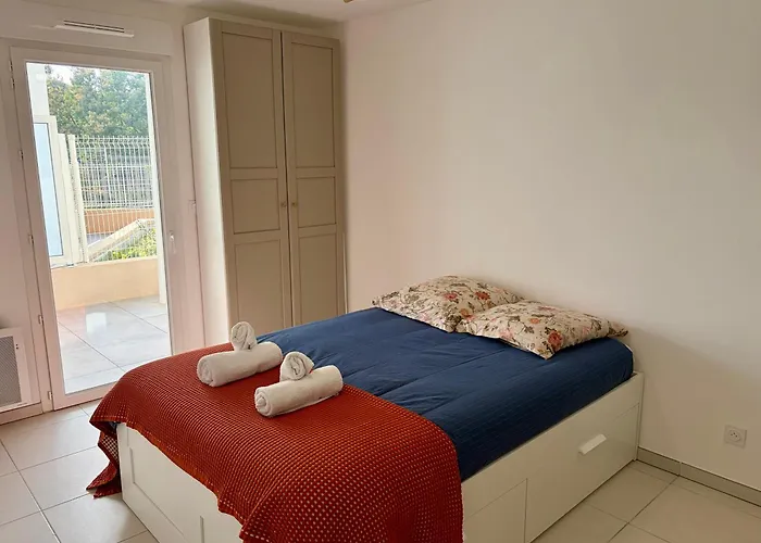 New With Terrace And Private Parking * Le Lavandou